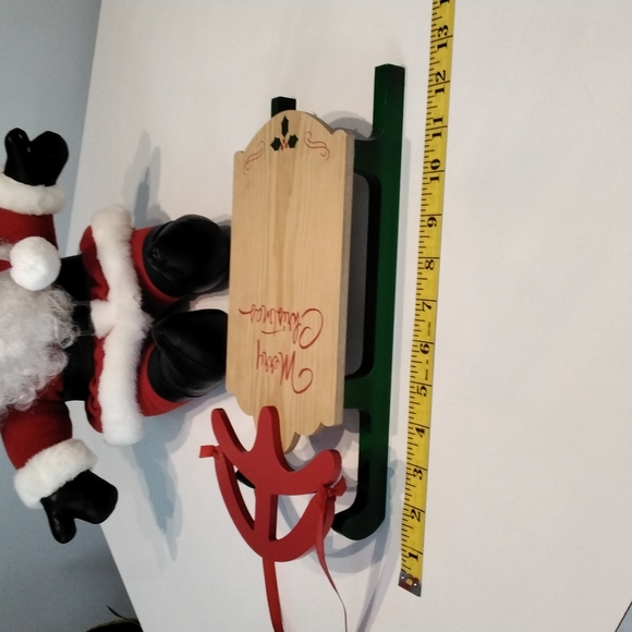 18" Santa with 11" sled - Picture 4 of 6
